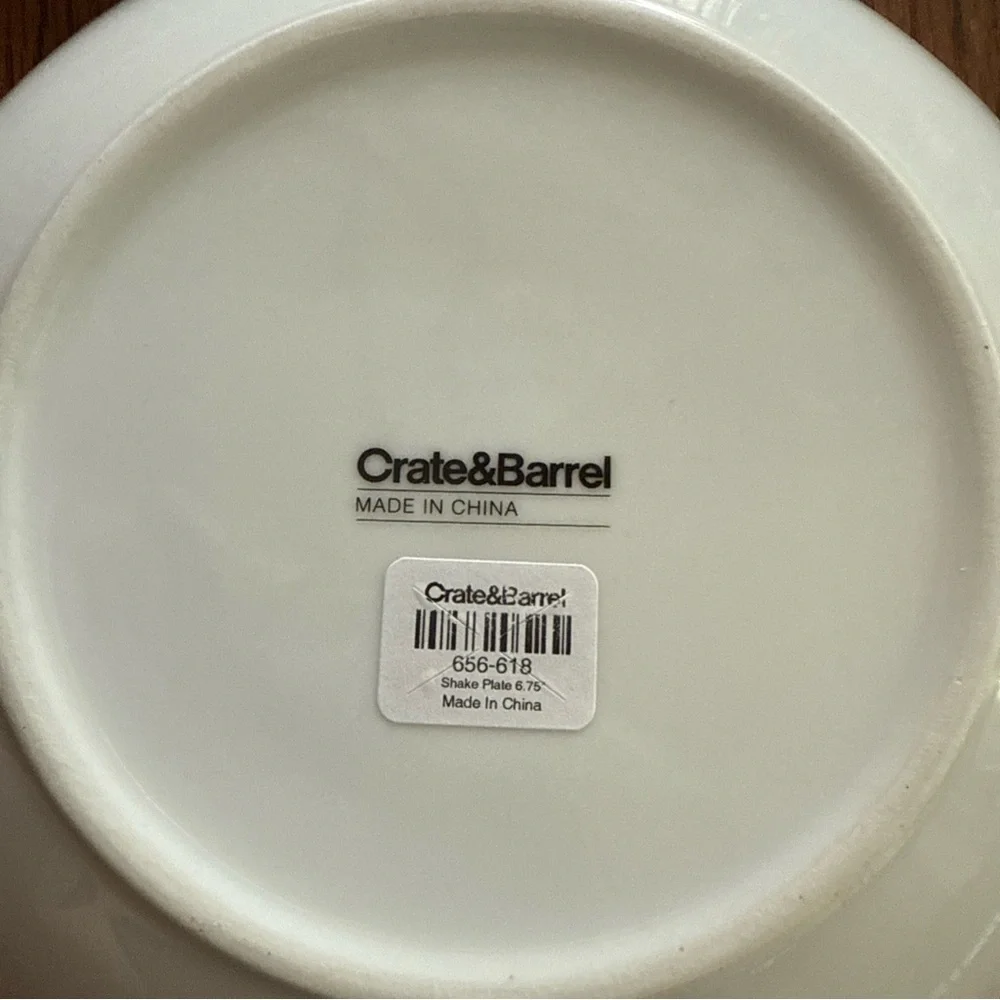 Crate&Barrel White Cocktail Graphic Plate Set